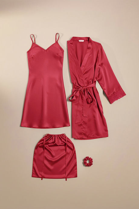 Zivame Luxe Satin 4 Pc Sleep Set - Scarlet Sag — image 2